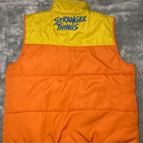 Stranger Things Vest Puffer Vintage/Retro Style Jacket Small - Picture 6 of 10